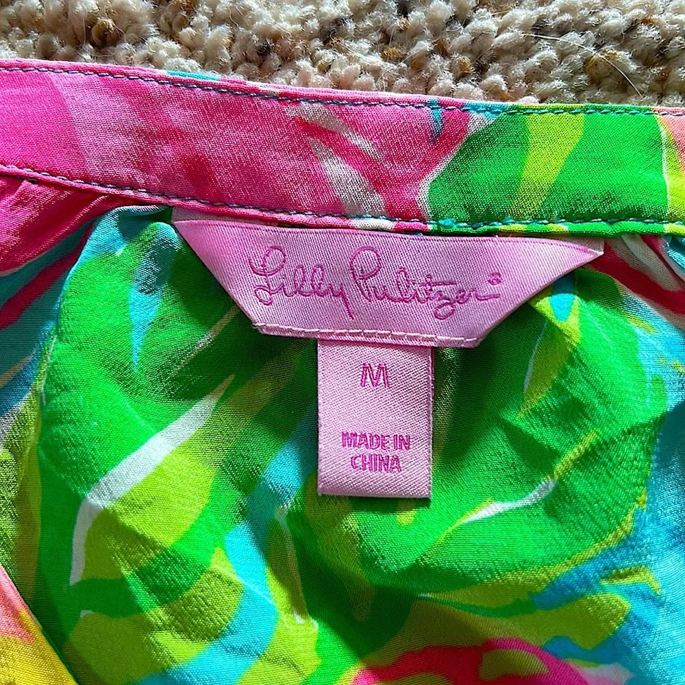 Lilly Pulitzer 💯% Silk Tropical Floral Long Sleeve Shirt Top **Size M** 🌸🌸 - Picture 5 of 5